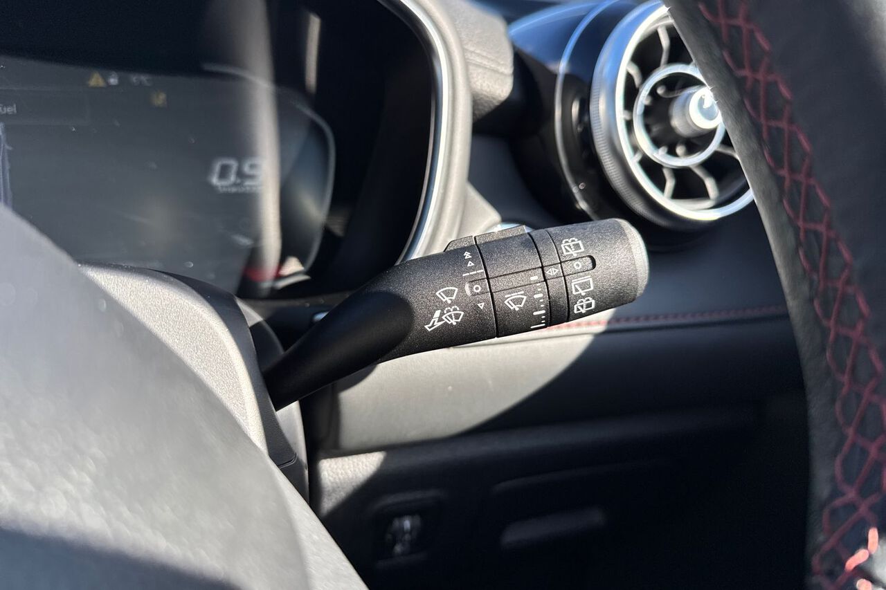 MG MOTOR UK HS, , hi-res