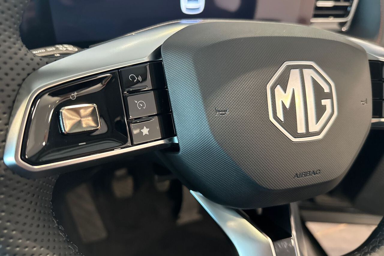 MG MOTOR UK HS, , hi-res