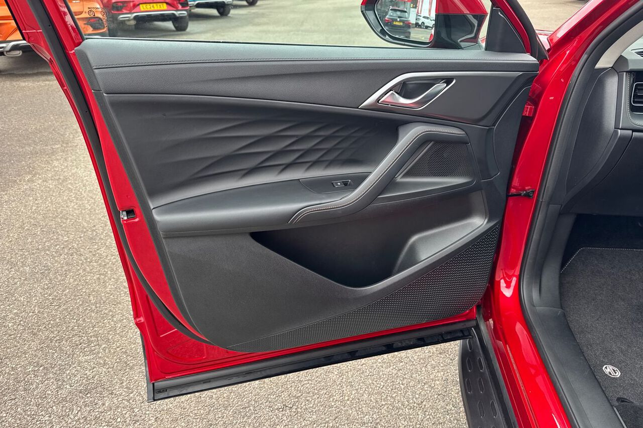 MG MOTOR UK HS, , hi-res