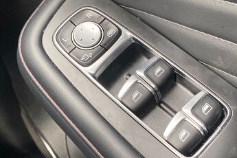 MG MOTOR UK HS, , hi-res