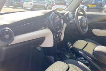 MINI HATCHBACK, , hi-res