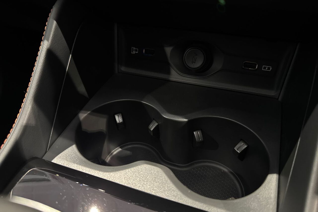 MG MOTOR UK HS, , hi-res