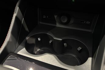 MG MOTOR UK HS, , hi-res