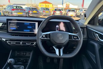 MG MOTOR UK HS, , hi-res