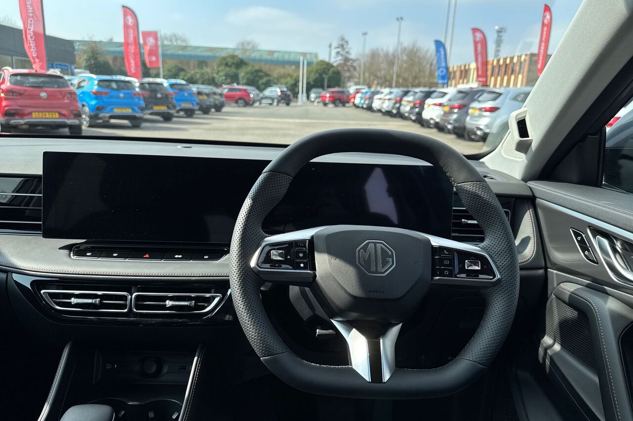 MG MOTOR UK HS, , hi-res