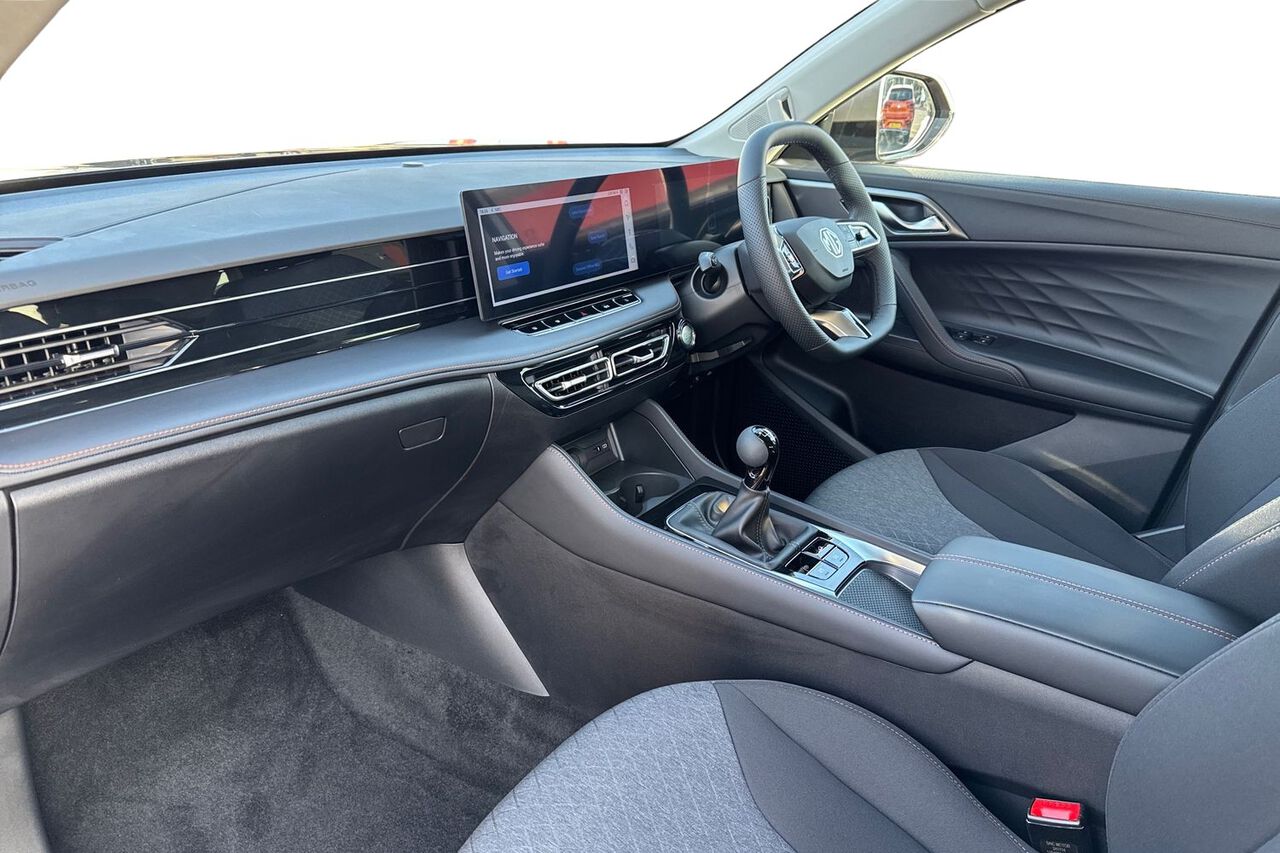 MG MOTOR UK HS, , hi-res
