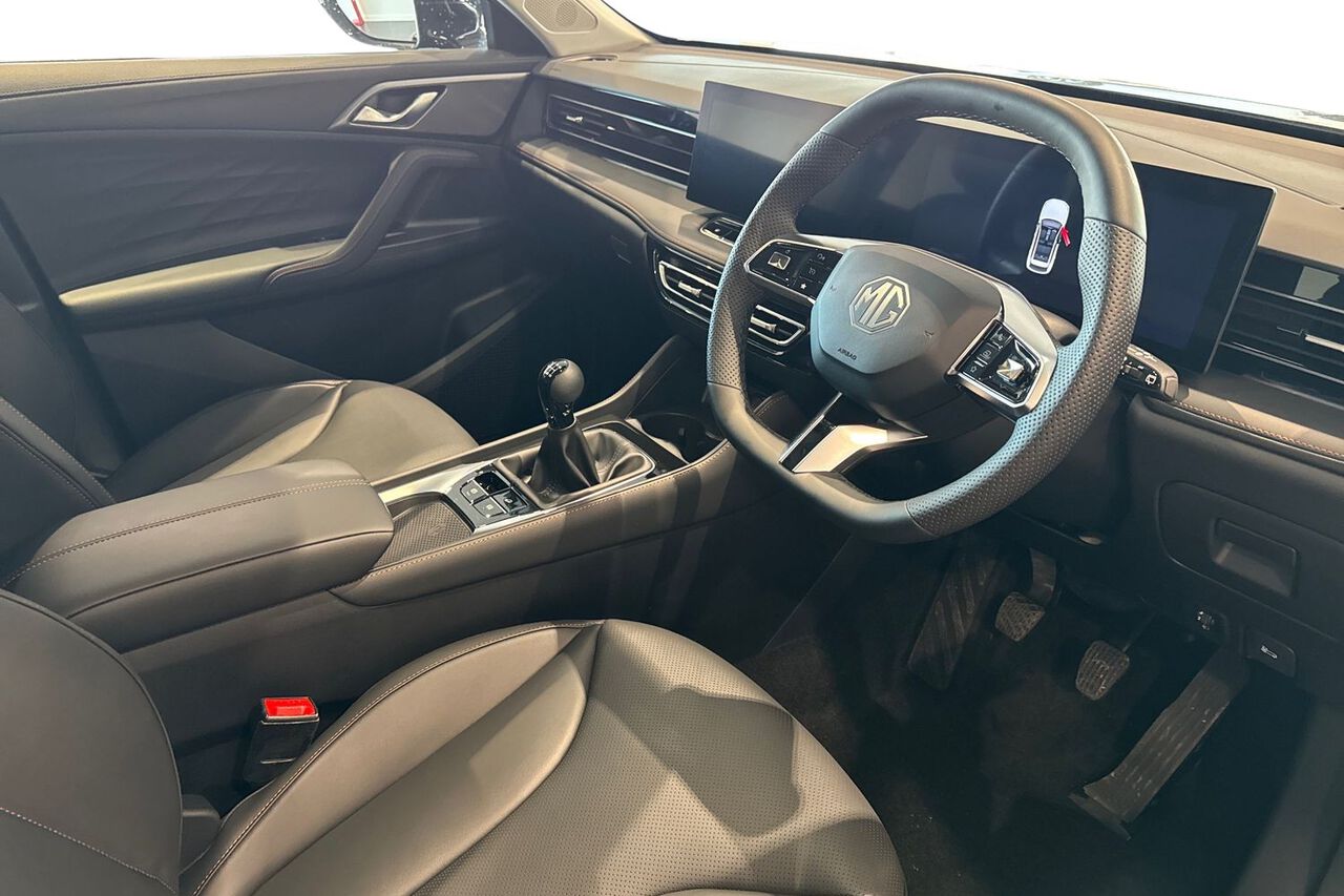 MG MOTOR UK HS, , hi-res