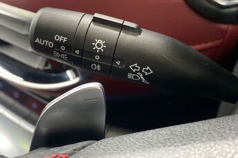 MG MOTOR UK HS, , hi-res