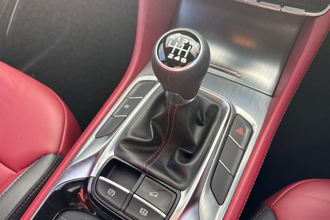 MG MOTOR UK HS, , hi-res