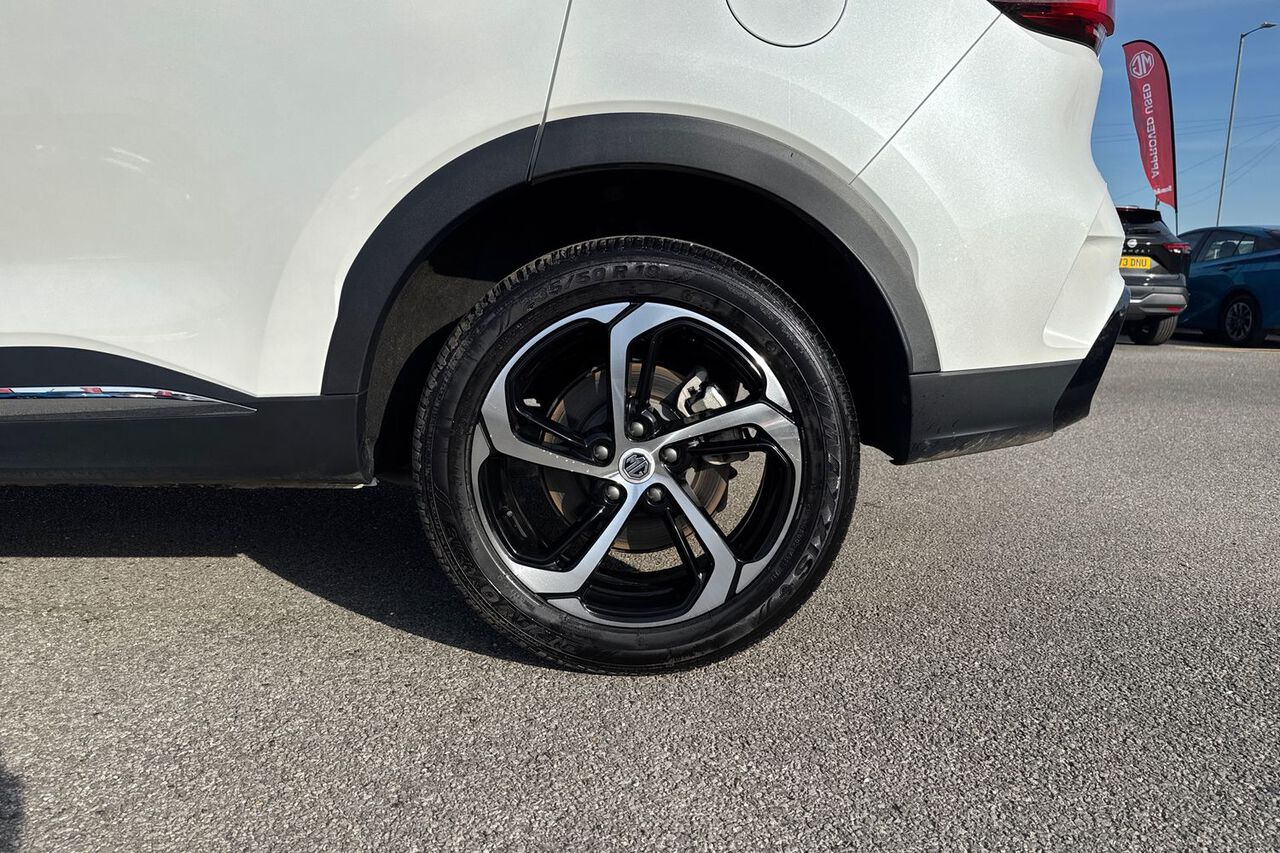 MG MOTOR UK HS, , hi-res