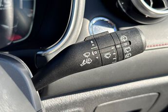 MG MOTOR UK HS, , hi-res