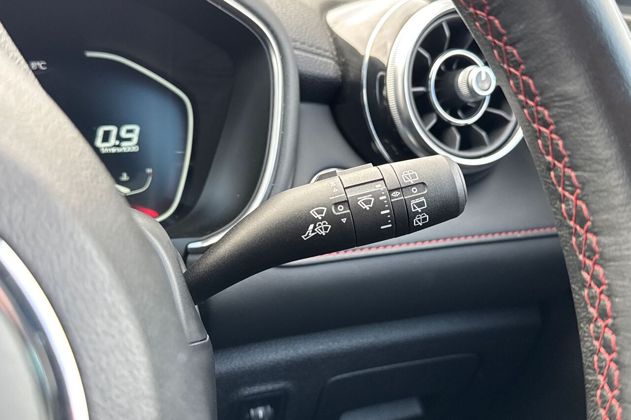 MG MOTOR UK HS, , hi-res