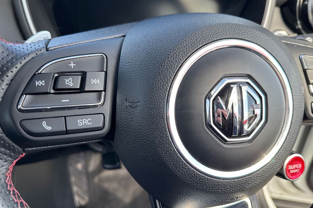 MG MOTOR UK HS, , hi-res