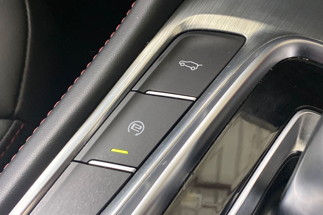 MG MOTOR UK HS, , hi-res