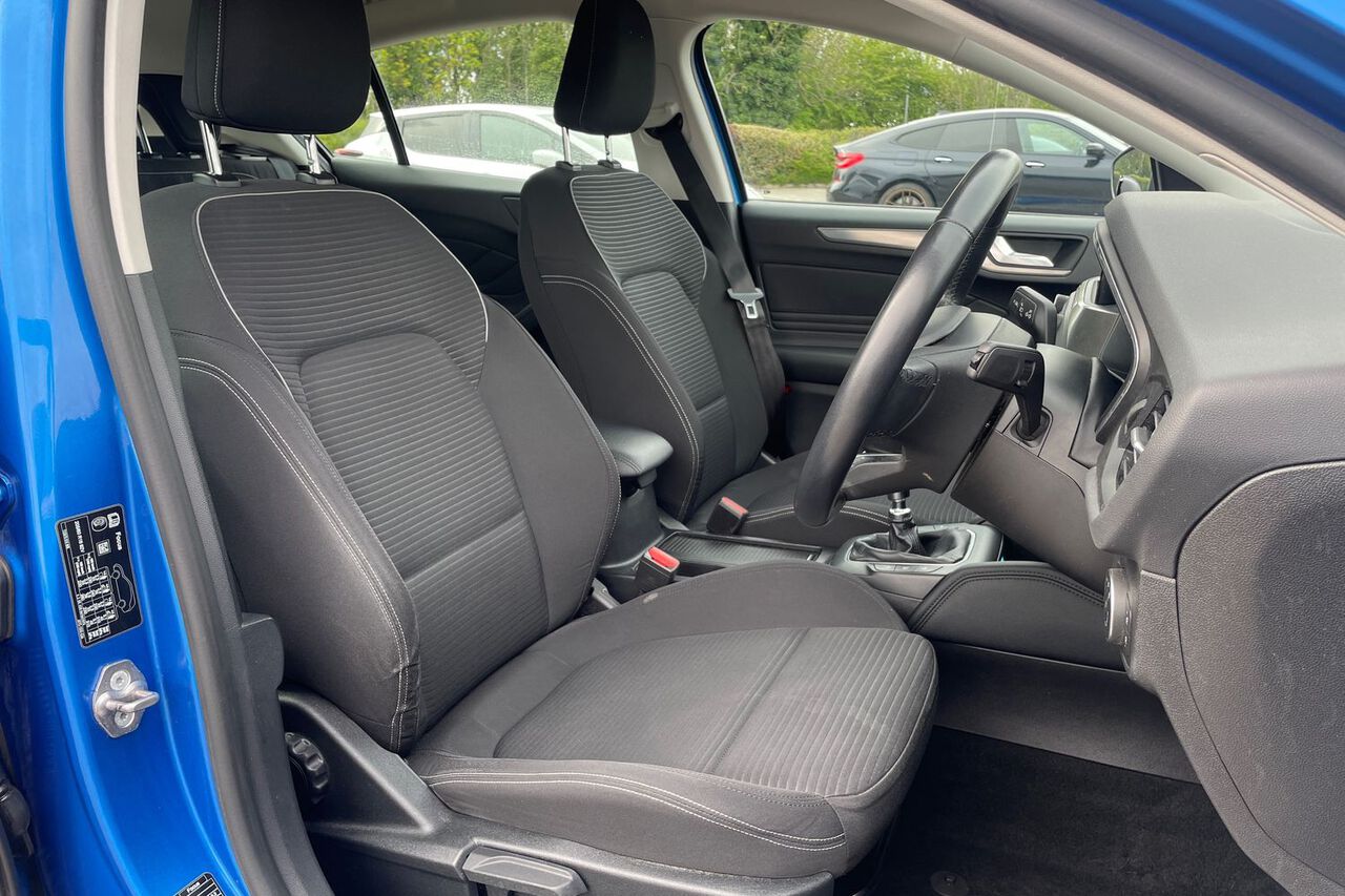 FORD FOCUS, , hi-res