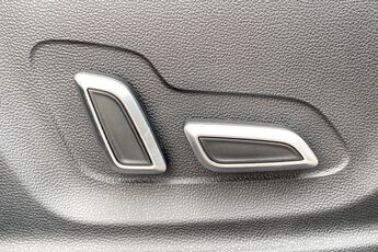 MG MOTOR UK HS, , hi-res