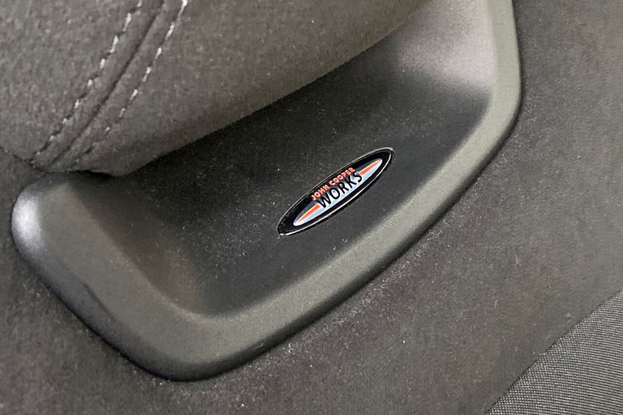 MINI HATCHBACK, , hi-res