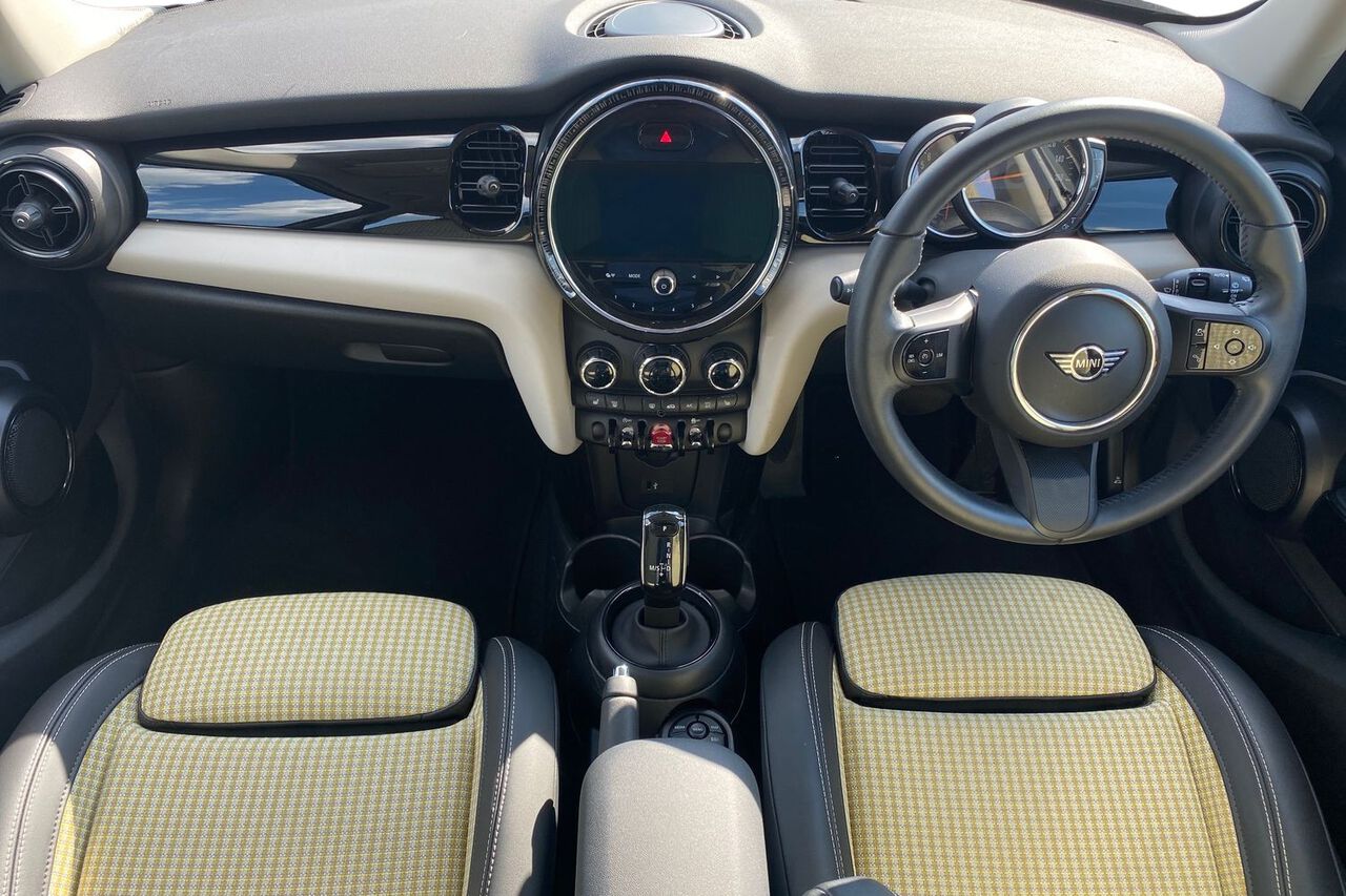 MINI HATCHBACK, , hi-res