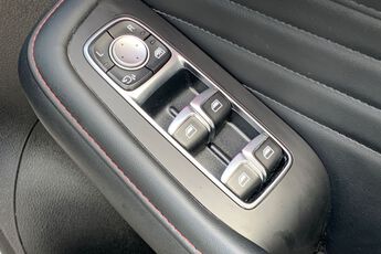 MG MOTOR UK HS, , hi-res