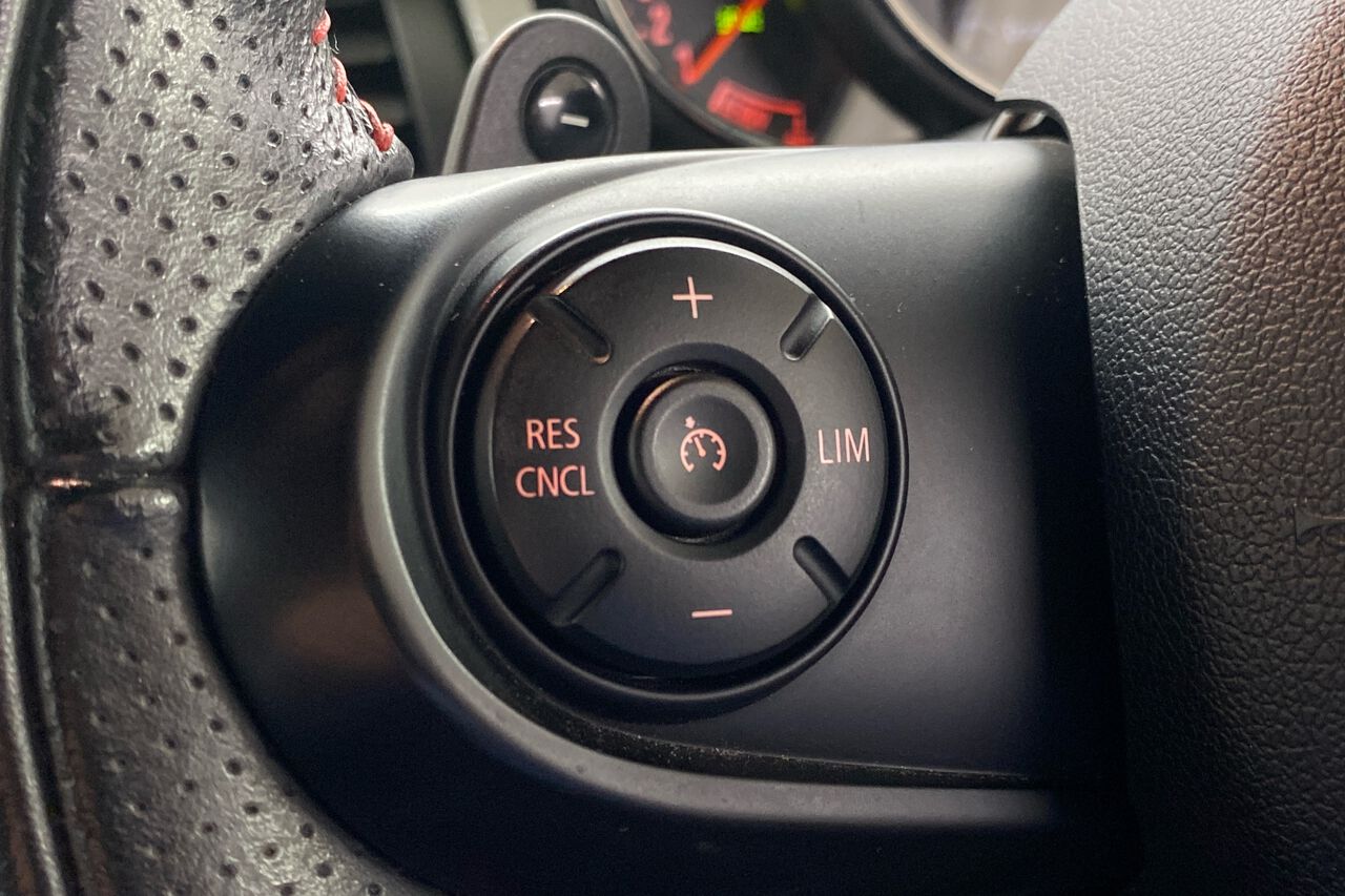 MINI HATCHBACK, , hi-res