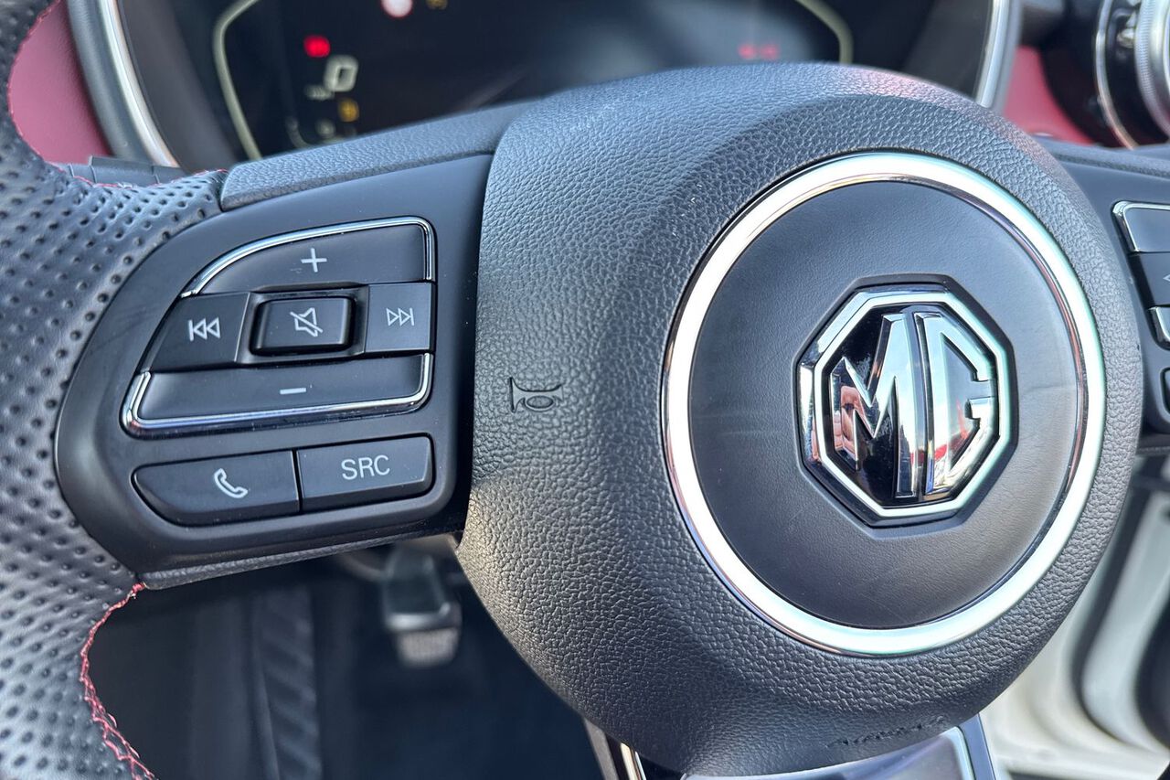 MG MOTOR UK HS, , hi-res