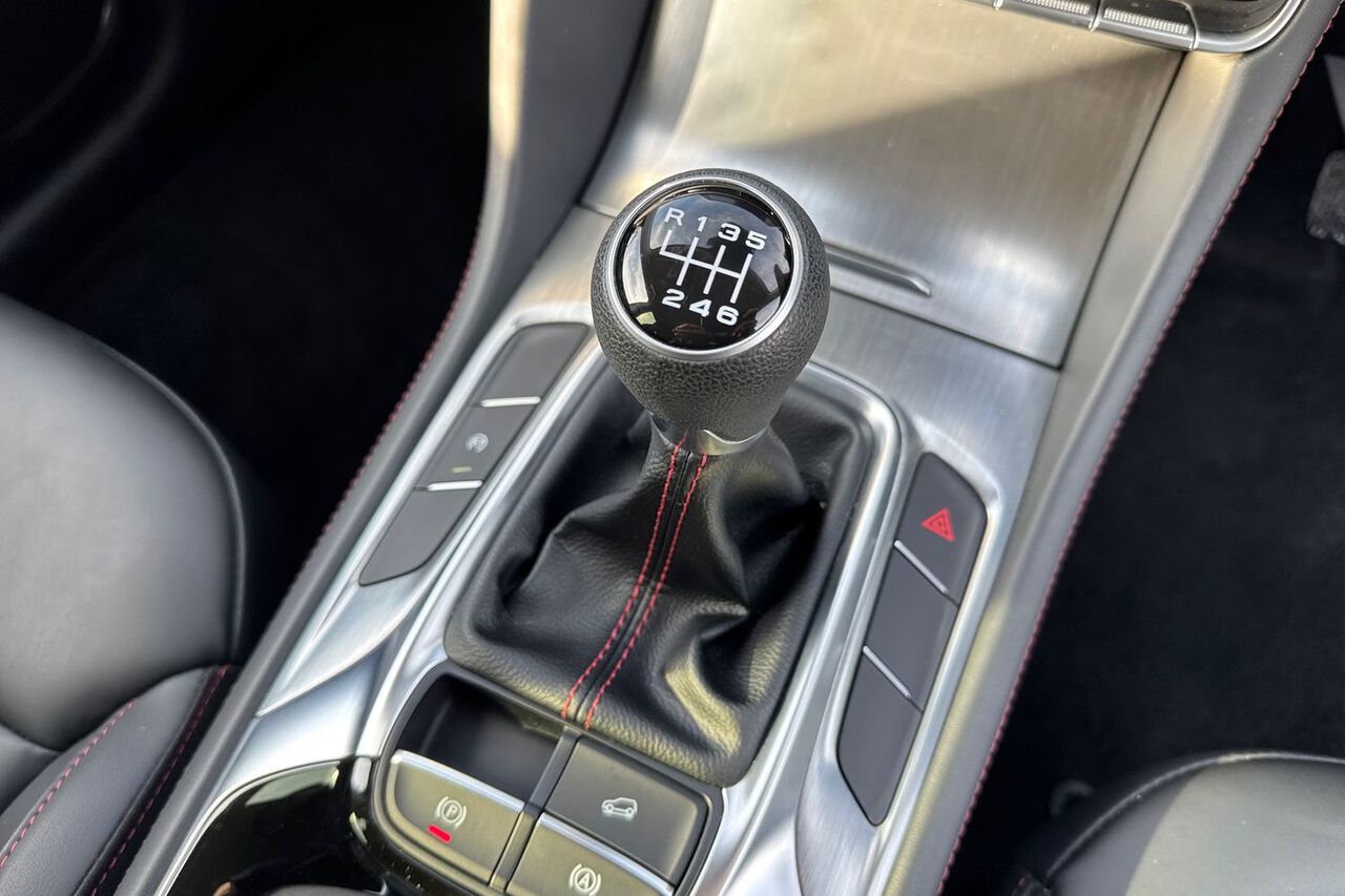 MG MOTOR UK HS, , hi-res