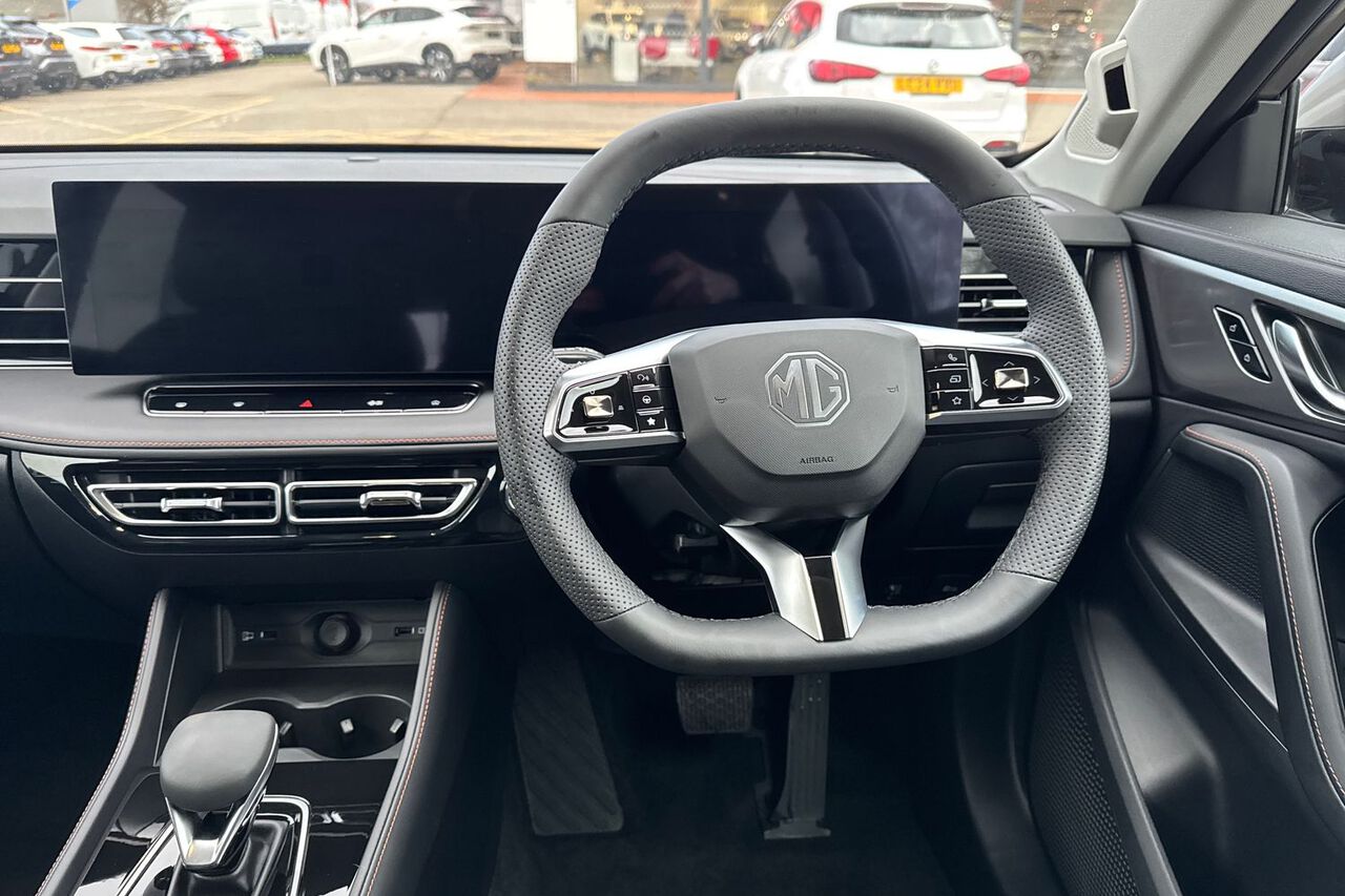 MG MOTOR UK HS, , hi-res