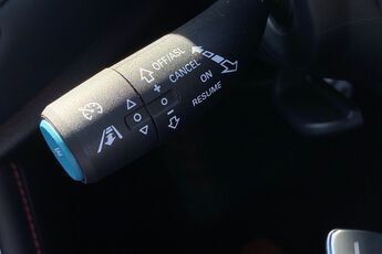 MG MOTOR UK HS, , hi-res