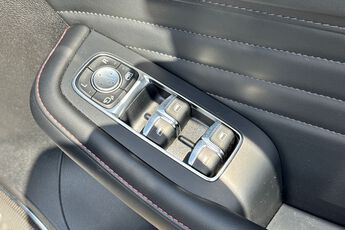 MG MOTOR UK HS, , hi-res