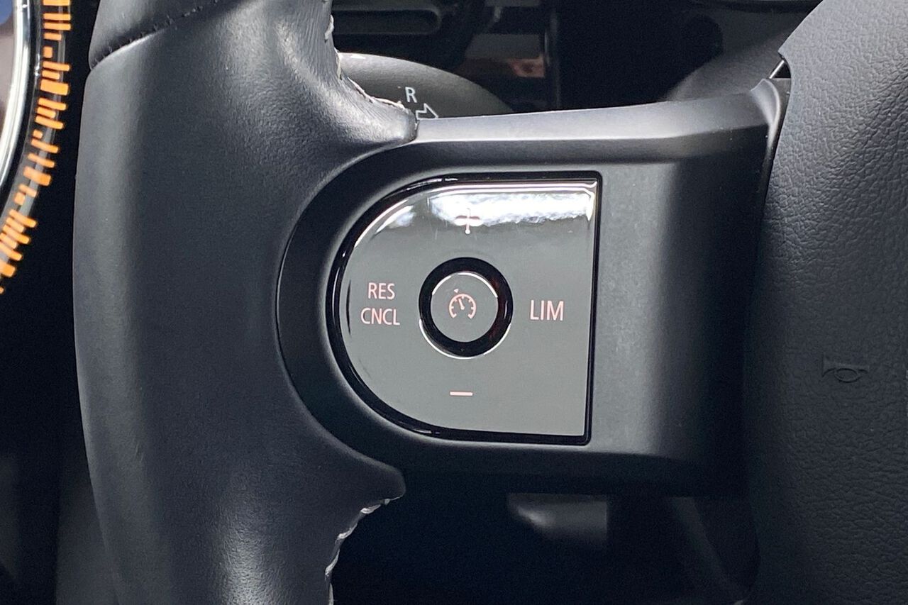 MINI HATCHBACK, , hi-res
