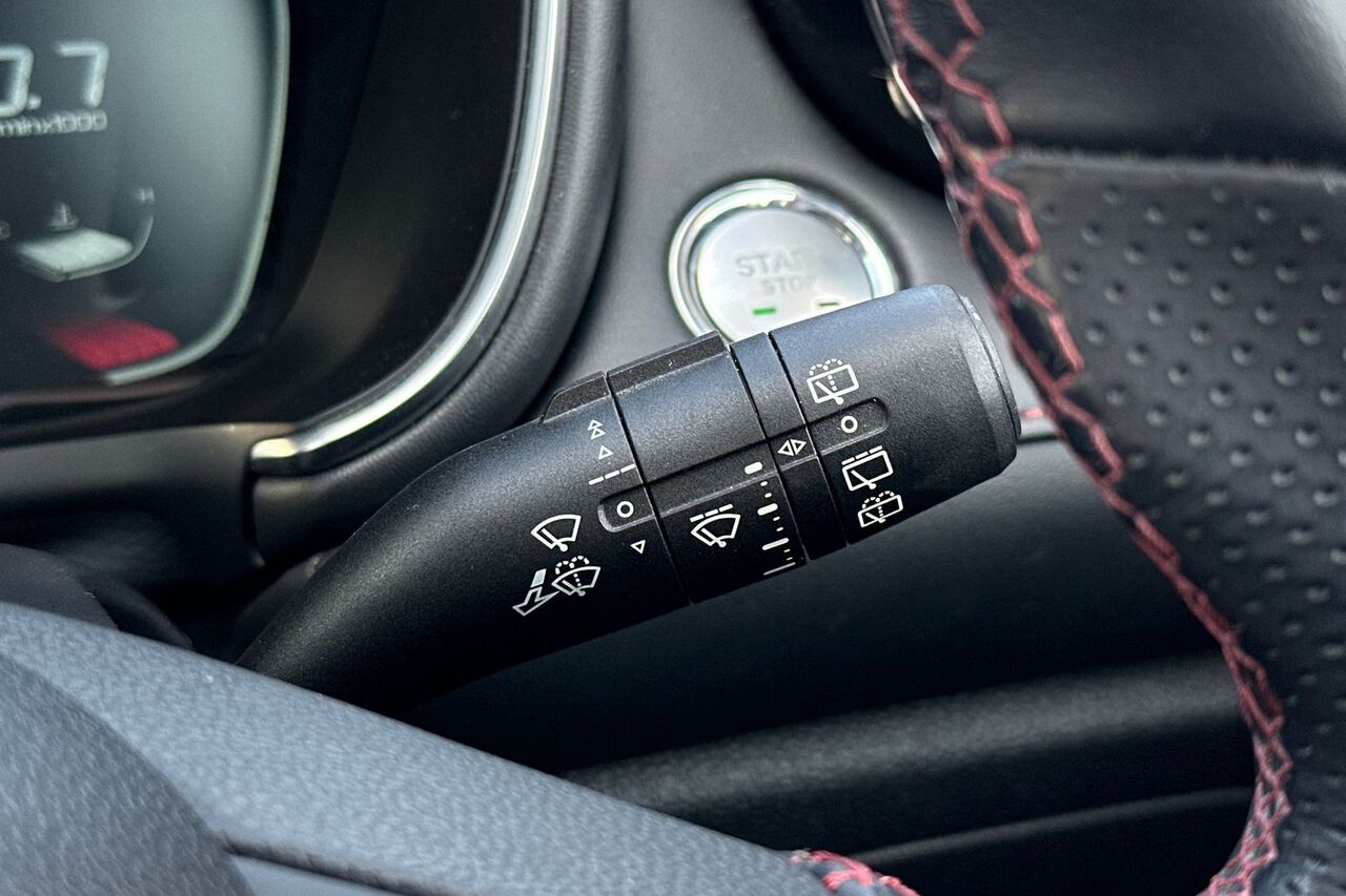 MG MOTOR UK HS, , hi-res