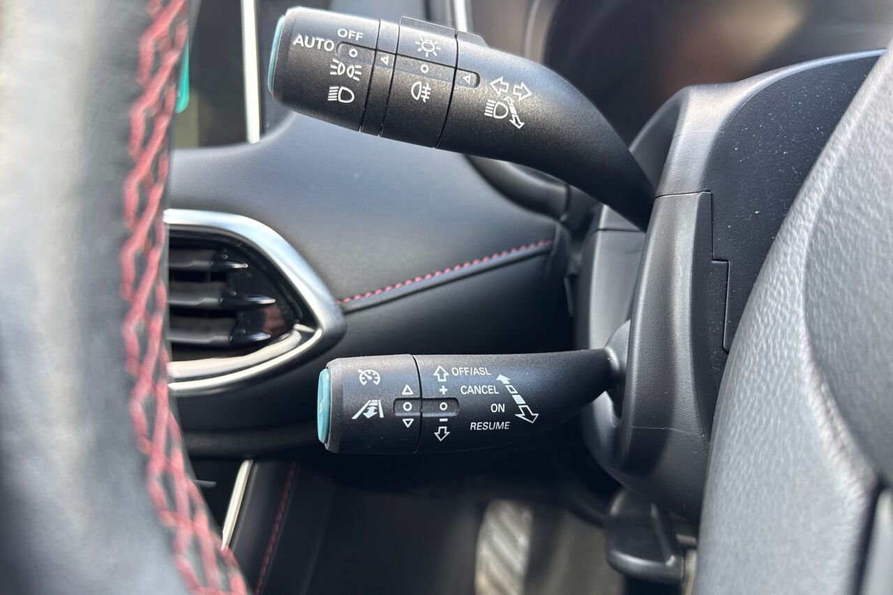 MG MOTOR UK HS, , hi-res