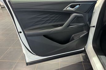 MG MOTOR UK HS, , hi-res