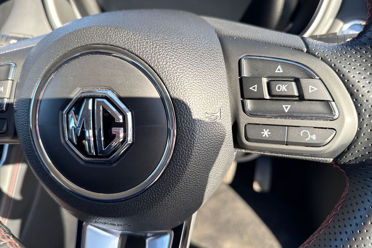 MG MOTOR UK HS, , hi-res