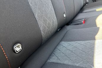 MG MOTOR UK HS, , hi-res