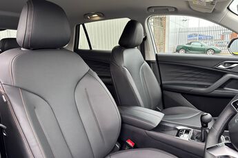 MG MOTOR UK HS, , hi-res