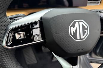 MG MOTOR UK HS, , hi-res