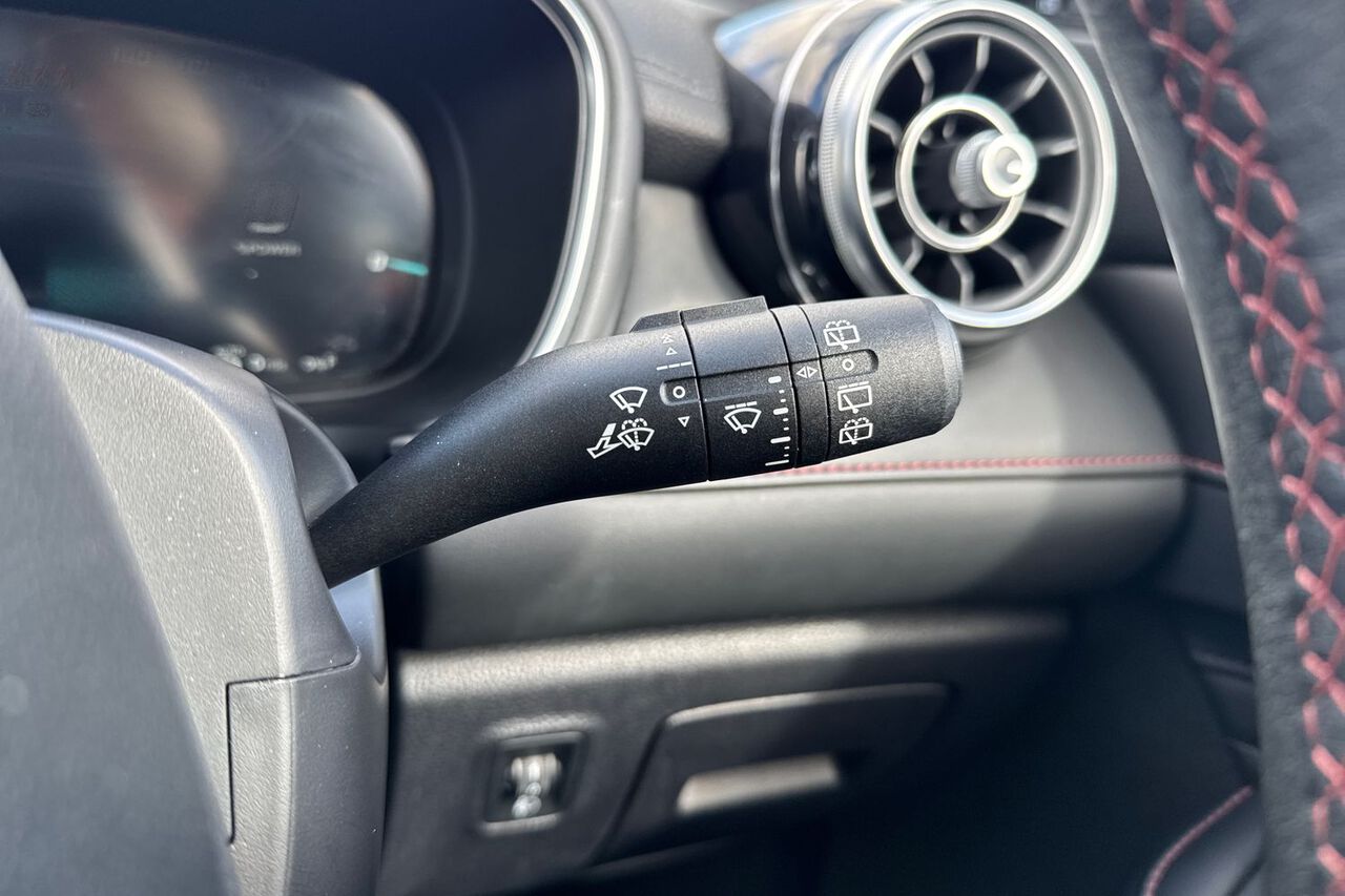MG MOTOR UK HS, , hi-res