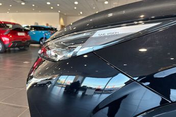 MG MOTOR UK HS, , hi-res