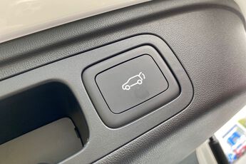 MG MOTOR UK HS, , hi-res