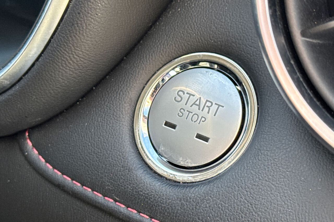 MG MOTOR UK HS, , hi-res