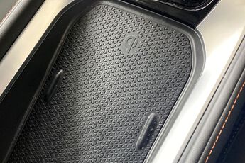 MG MOTOR UK HS, , hi-res