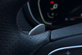 MG MOTOR UK HS, , hi-res