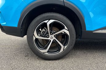MG MOTOR UK HS, , hi-res