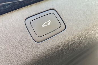 MG MOTOR UK HS, , hi-res