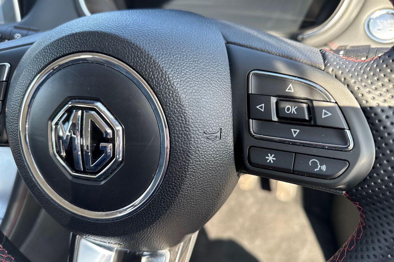 MG MOTOR UK HS, , hi-res