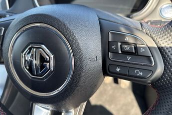 MG MOTOR UK HS, , hi-res