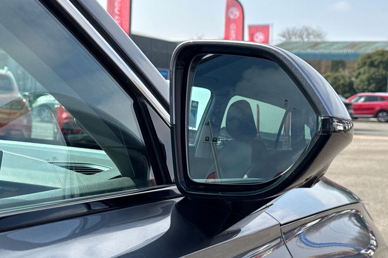 MG MOTOR UK HS, , hi-res