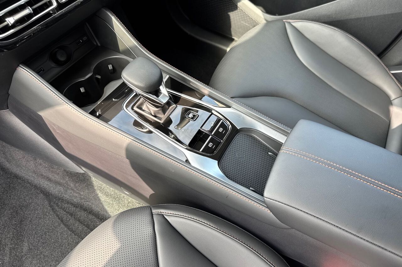 MG MOTOR UK HS, , hi-res