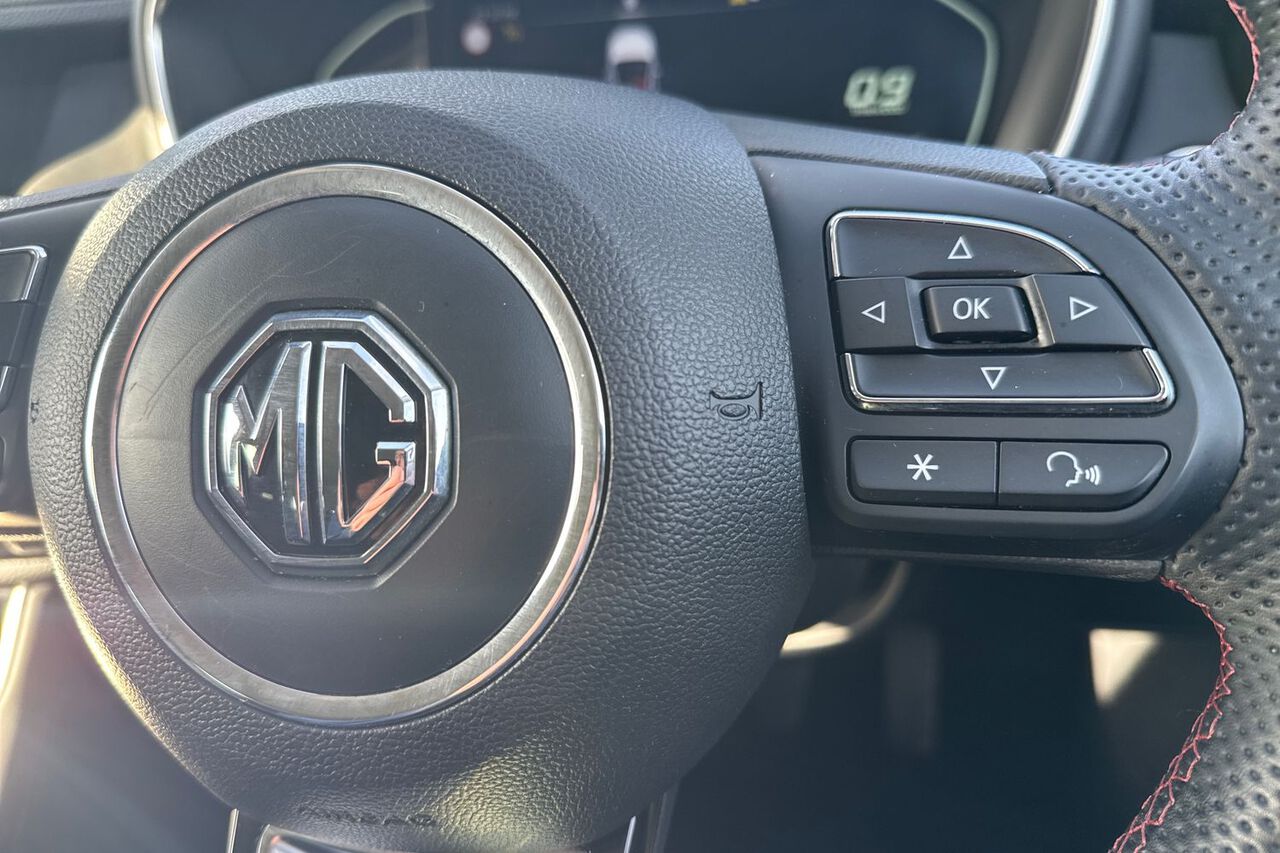 MG MOTOR UK HS, , hi-res